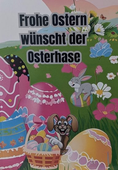 Bunte Ostereier und ein Osterhase mit einem Korb in einem fröhlichen Frühlingsmotiv.